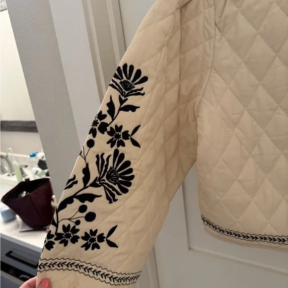 Cream Quilted Jacket with Black Floral Embroidery NWT - Picture 6 of 6